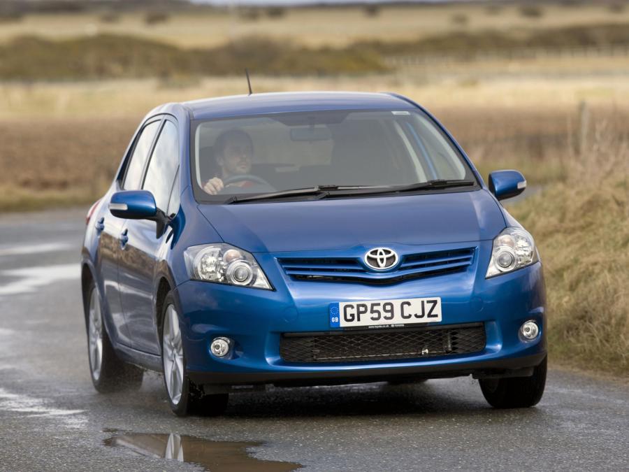  Toyota Auris 5-Door 2010 года  (UK) (фото 41 из 59)